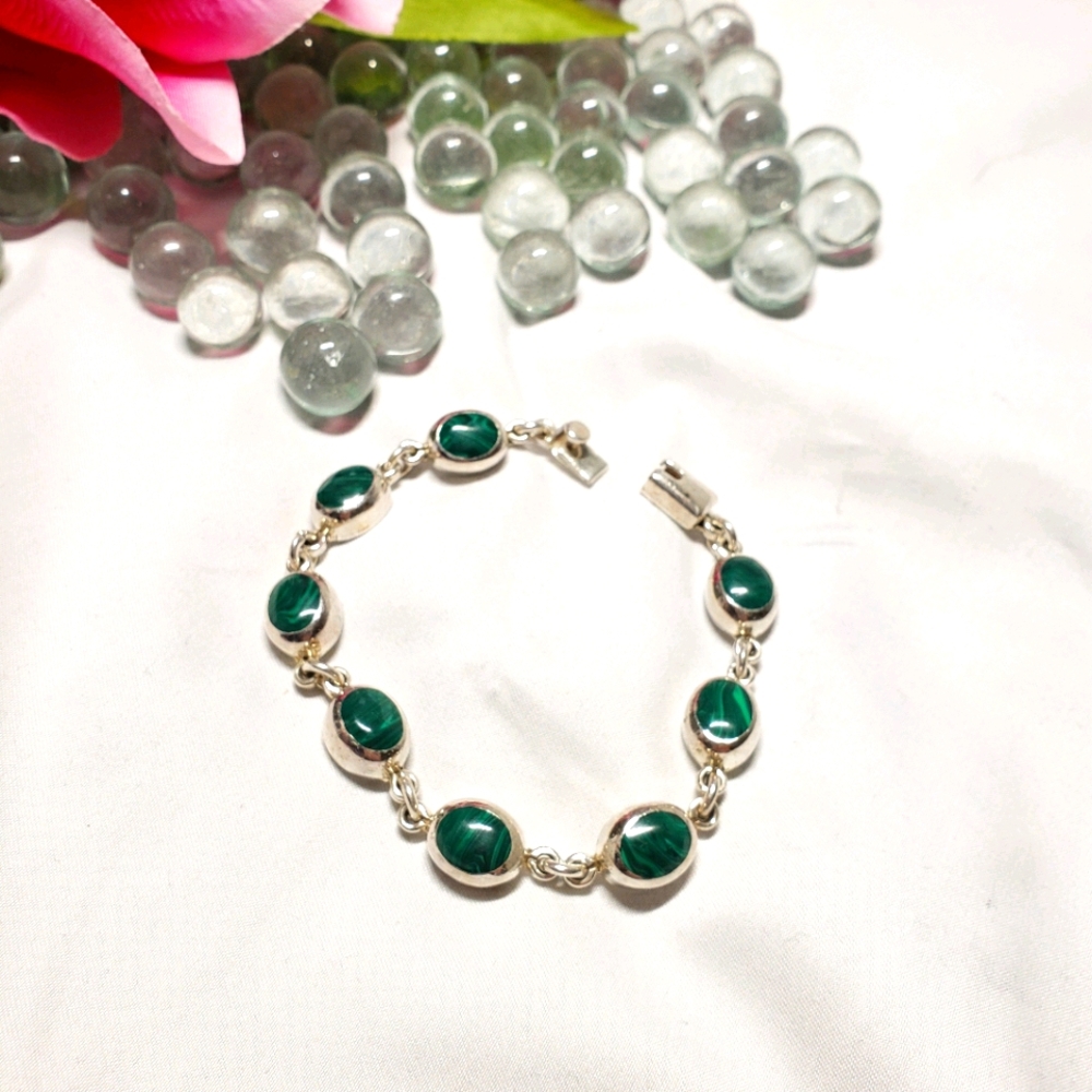 Mexico Silver Bracelet - Beautiful Green Stones